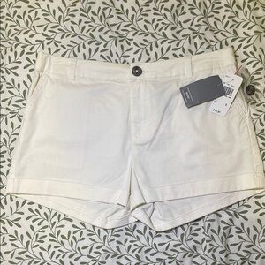 NWT Sears White Bermuda Shorts Classic Design